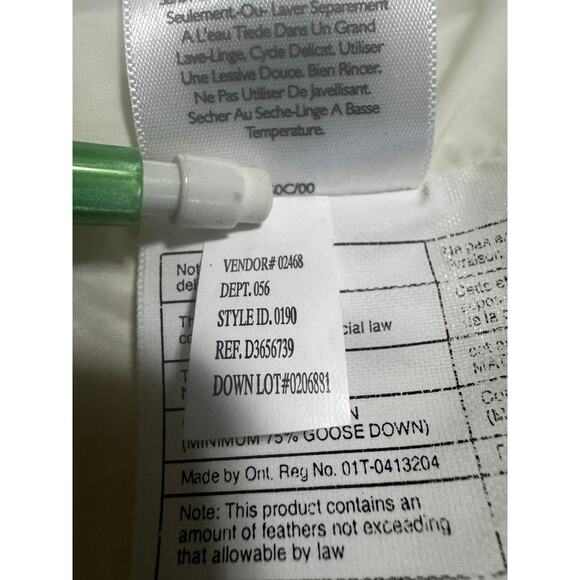 Eddie Bauer Women’s XL White Quilted Goose Down Vest - Picture 7 of 8